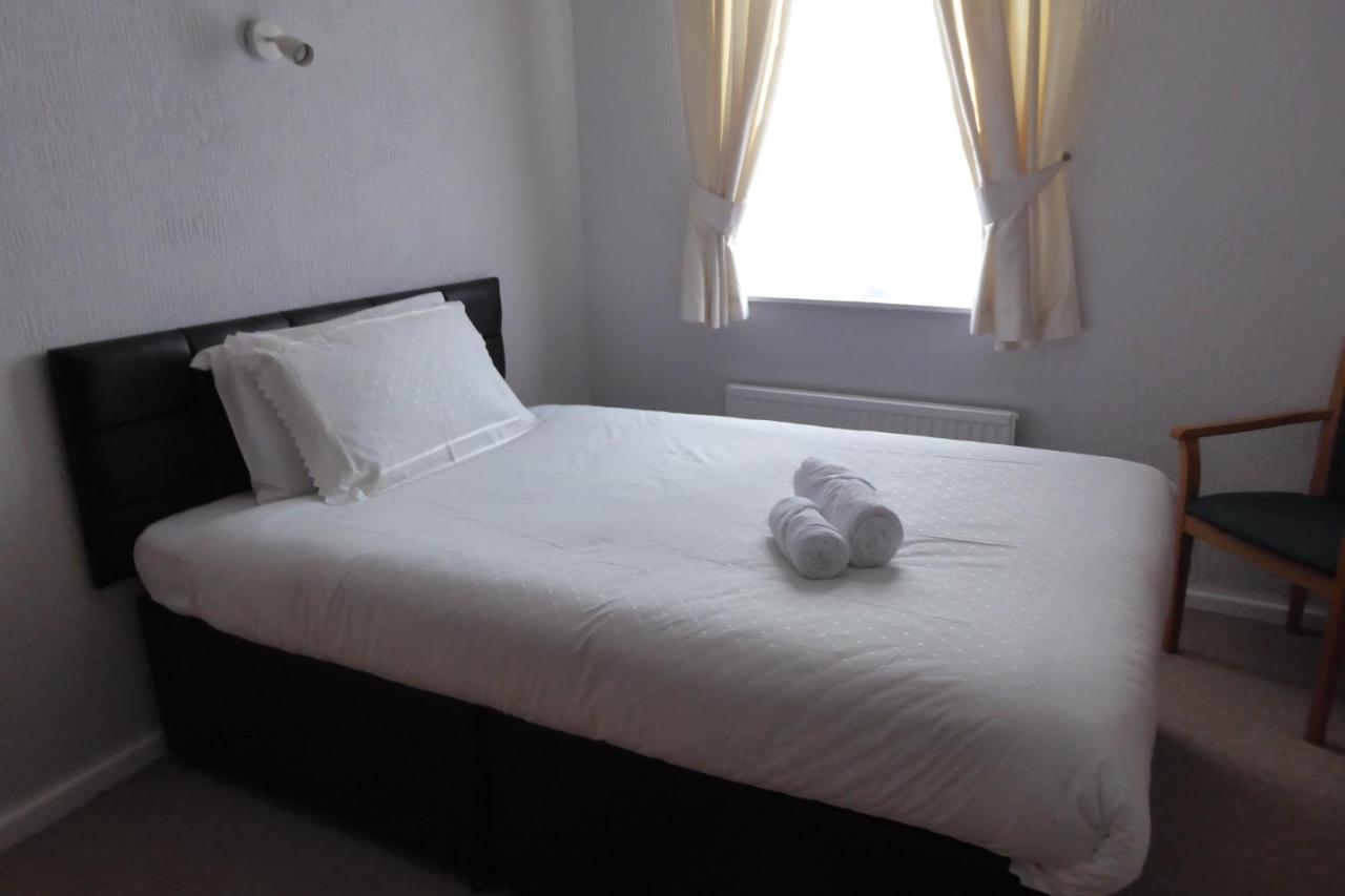 Capri Guest House Torquay Esterno foto