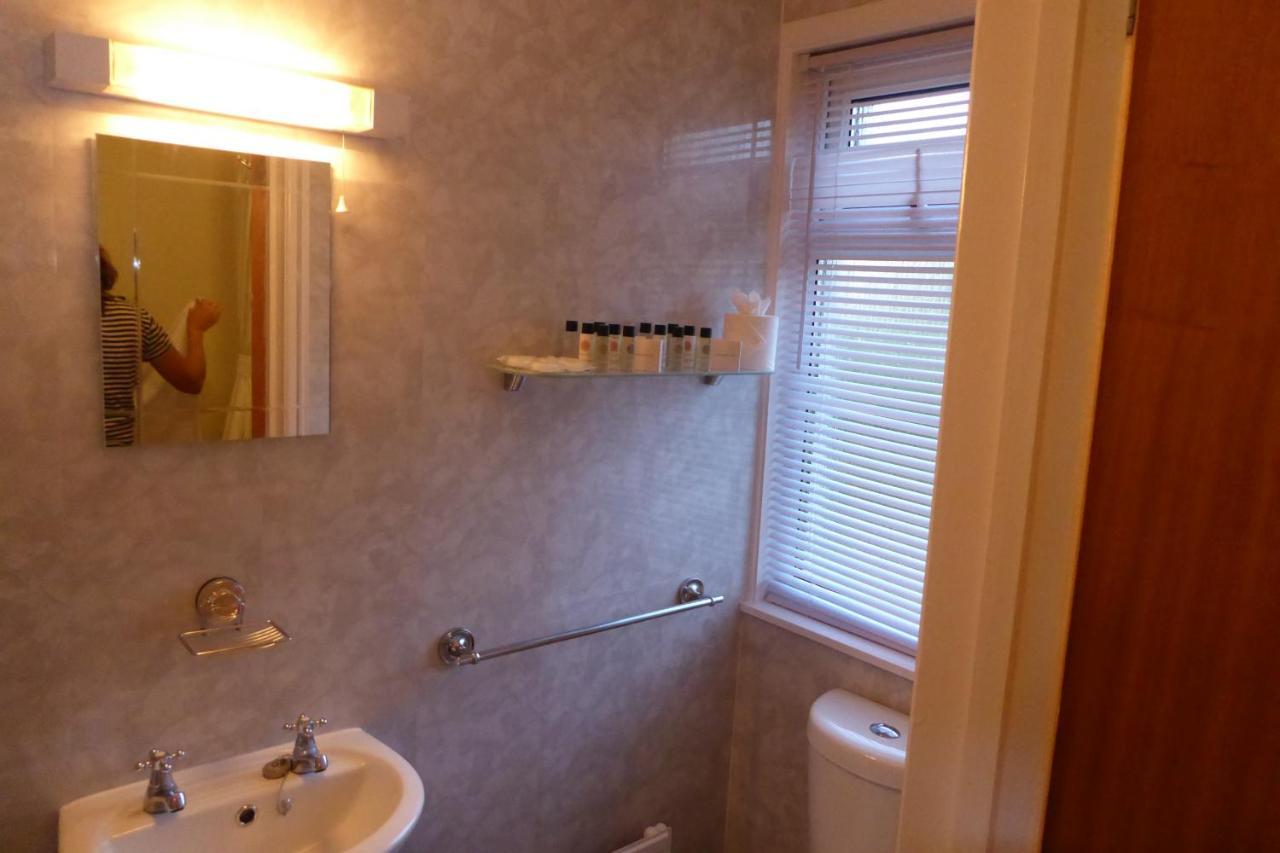 Capri Guest House Torquay Esterno foto